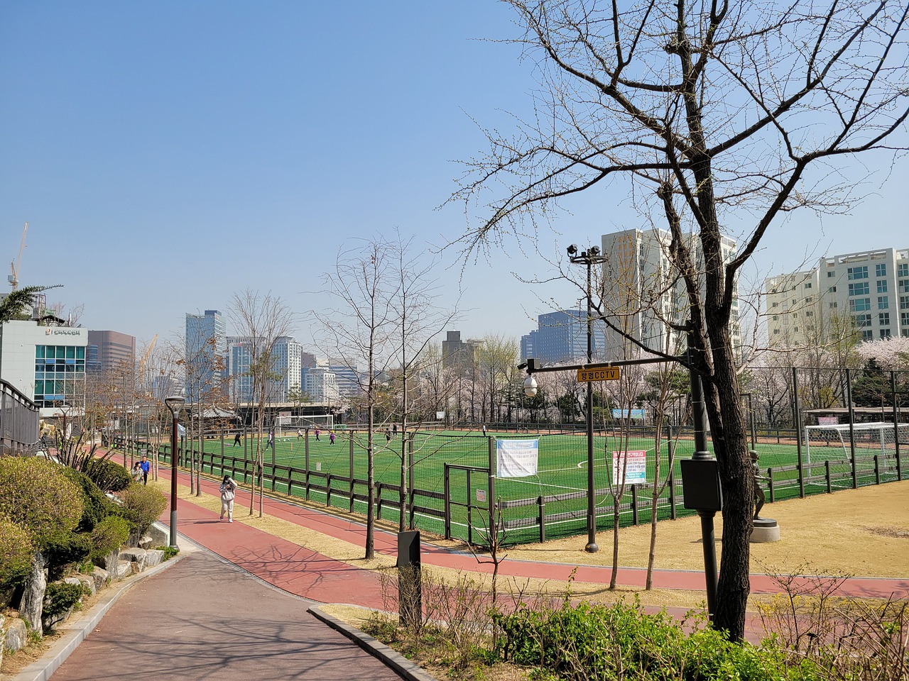 逐渐被更精 逐渐被更精